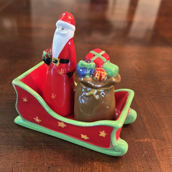 Jan Pashley “A Winter’s Joy” Christmas Salt & Pepper Set Sleigh, Santa Gift Sack - Picture 1 of 6